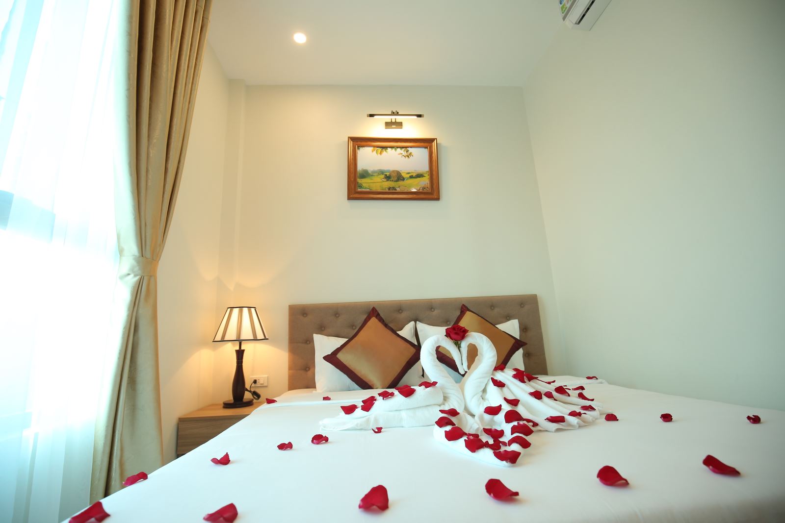 DOUBLE ROOM